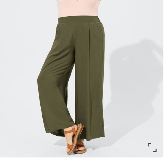 torrid Pants - NWT Torrid Pull On Wide Leg Washable Challis Pant 3Short
